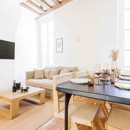 Superb In The Heart Of The Marais Paris