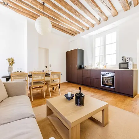 Apartment Superb In The Heart Of The Marais *