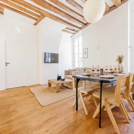 Superb In The Heart Of The Marais Apartment *